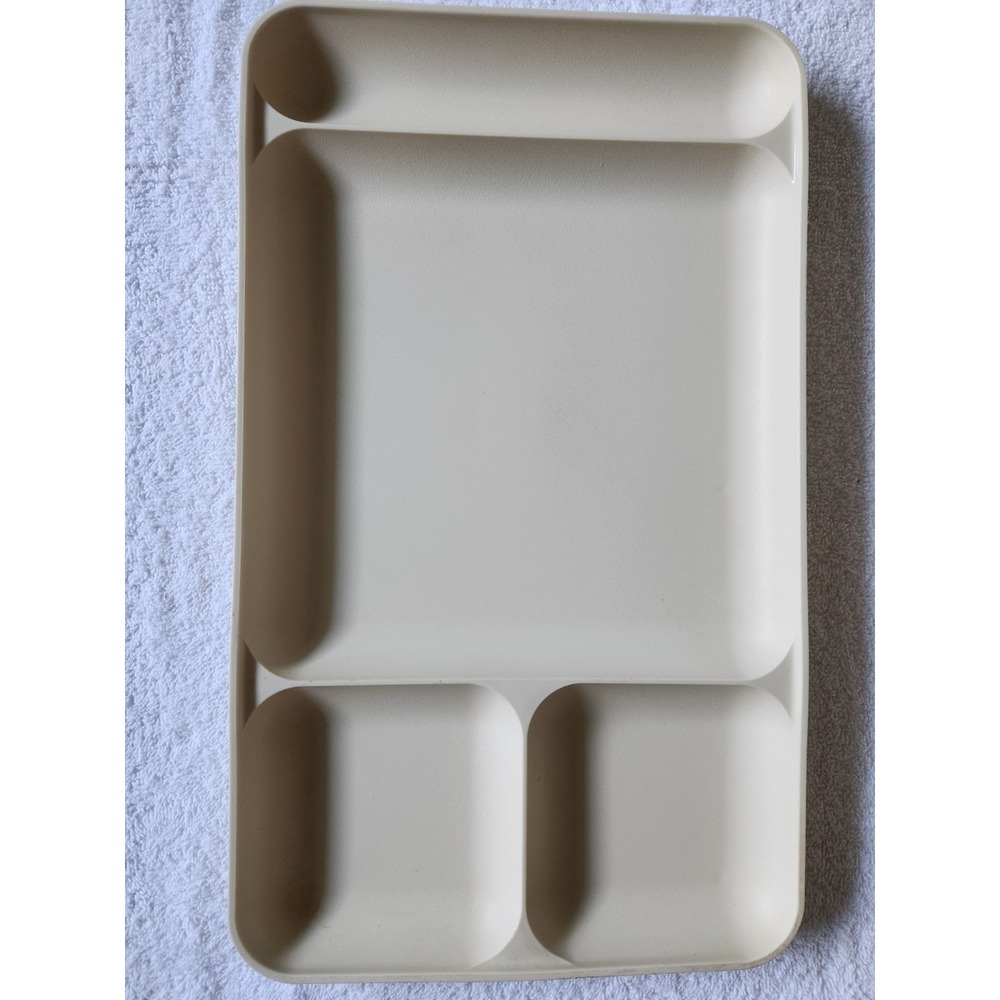 Vintage Tupperware  Beige Almond Lunch Divided Food Trays 15"x9" Lot Of 4 c